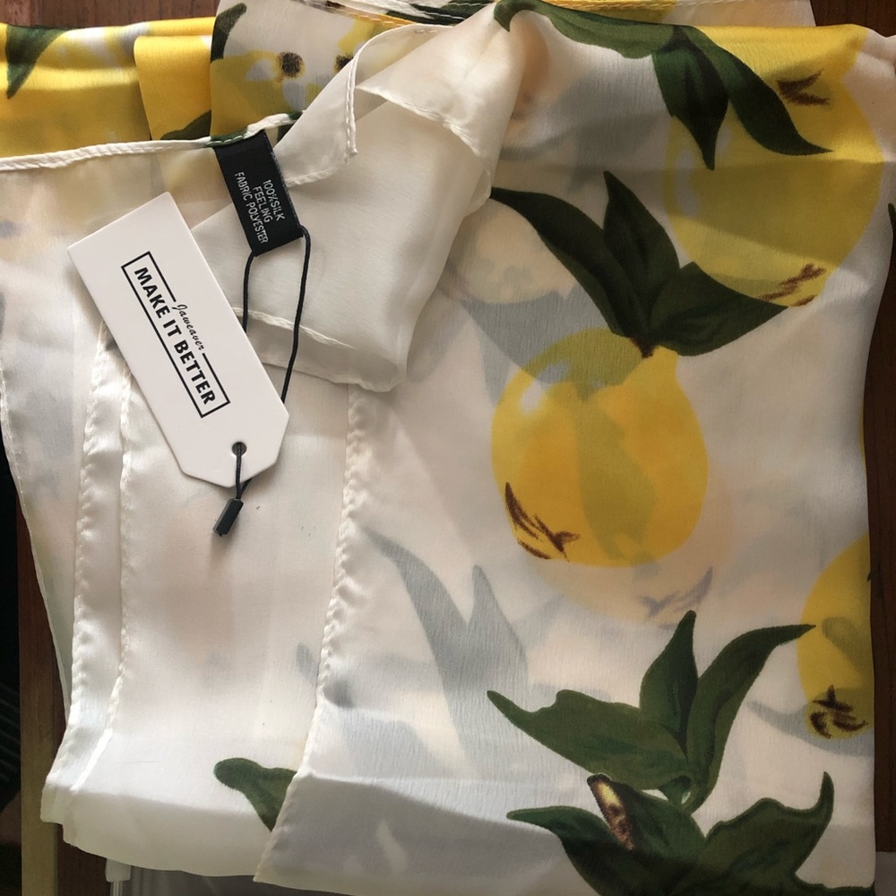 NWT lemon pattern silk scarf
